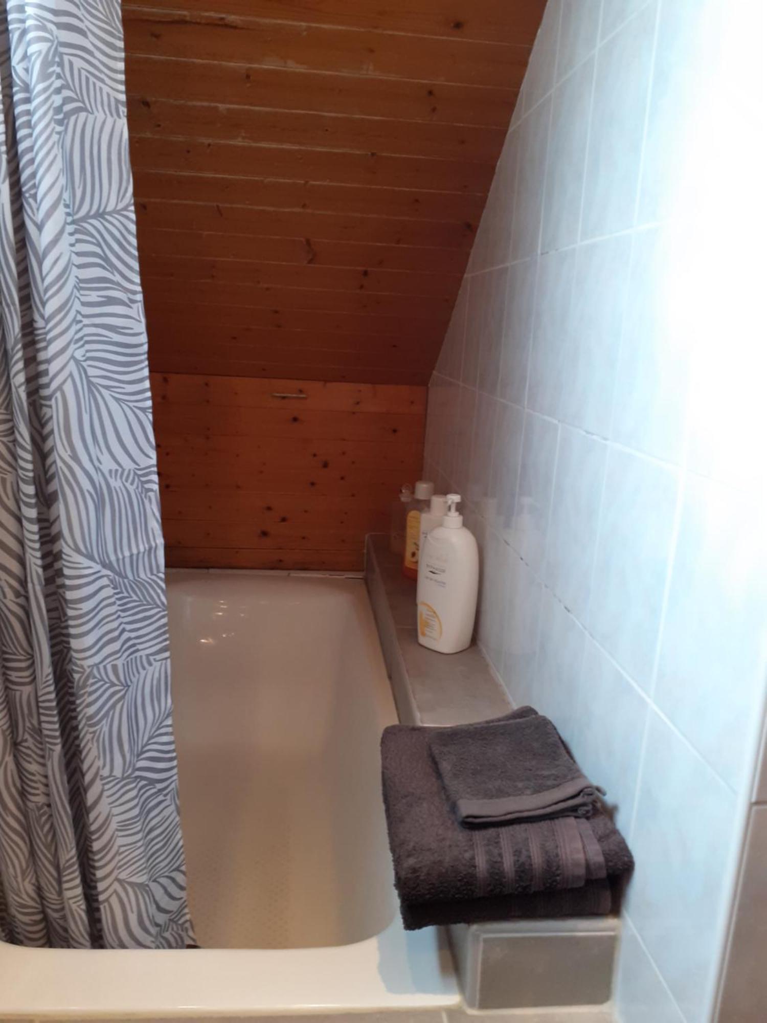 Au Bosquet, Chambre Et Salle De Bains Avec Petit Dejeuner A 600 M Du Centre Dans Un Cadre Calme Et Verdoyant Salies-de-Béarn Eksteriør billede